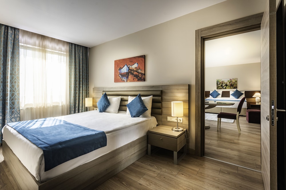 Rox Hotel 5/52