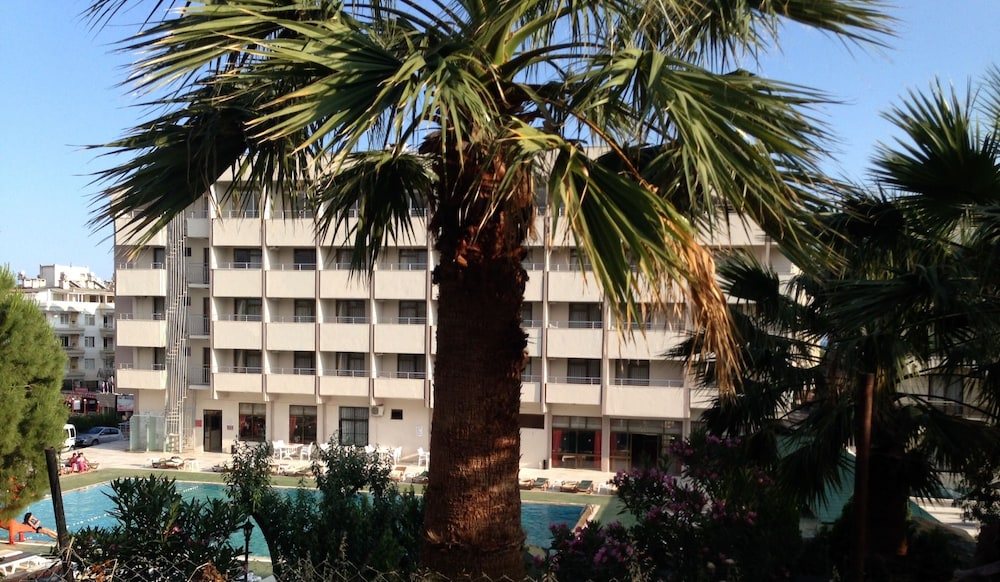 First Class Hotel 8/59