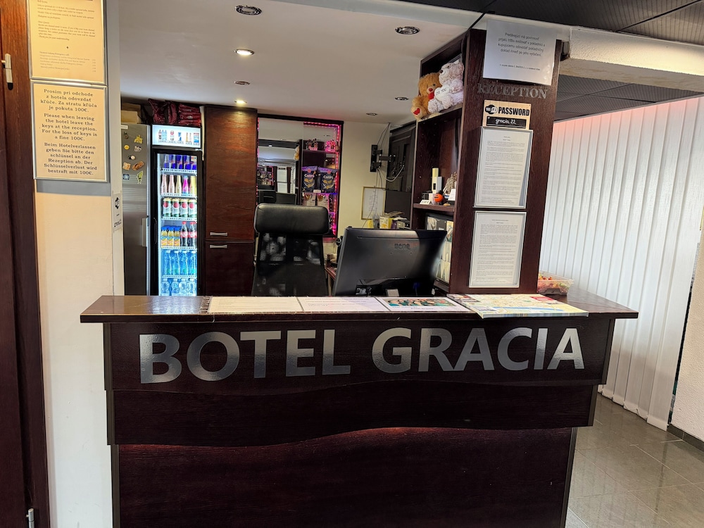 Botel Gracia 10/55