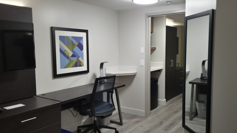Holiday Inn Express & Suites Mississauga-Toronto Southwest, an IHG Hotel 54/71
