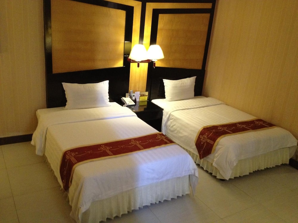 Guang Dong Grand Hotel 24/68