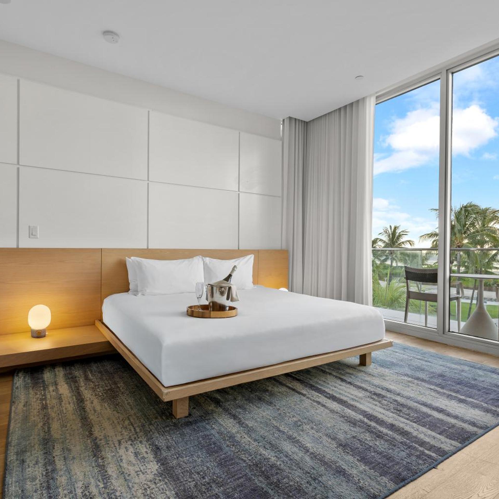 Signature, Suite, King Bed, Ocean Front, Terrace