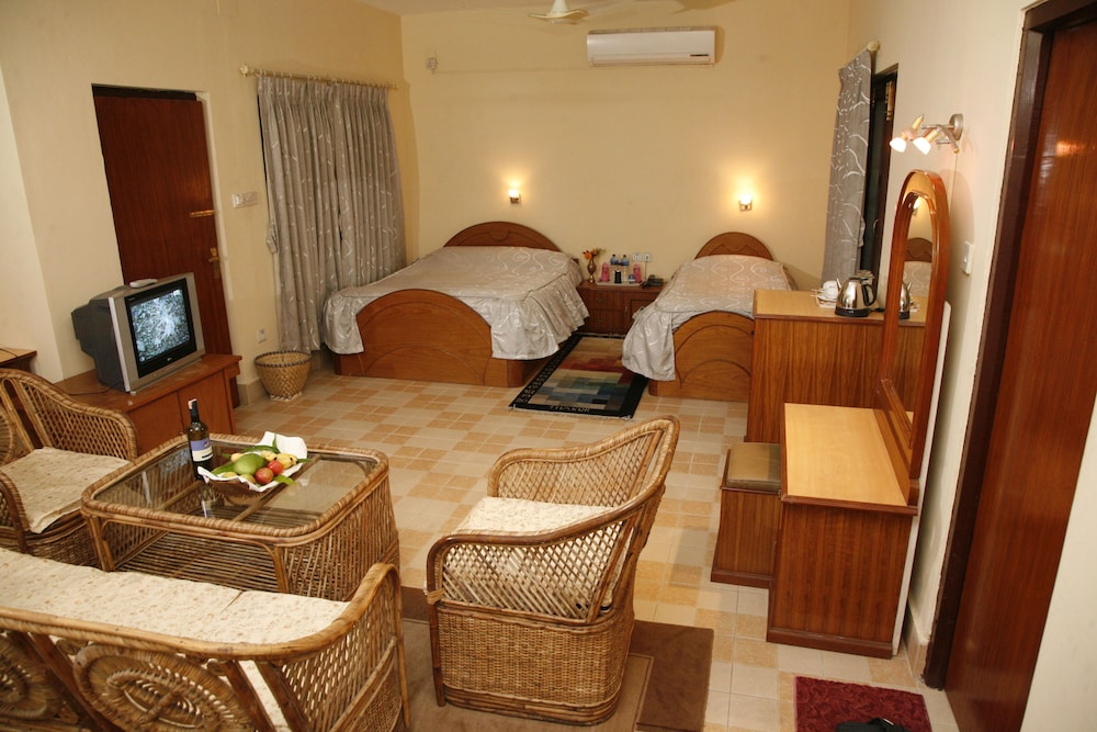 Chitwan Paradise Hotel 12/37