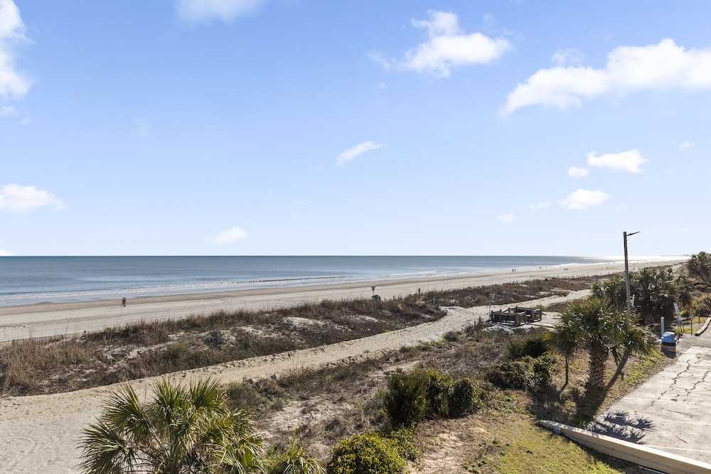 Ocean Crest Inn and Suites 40/51