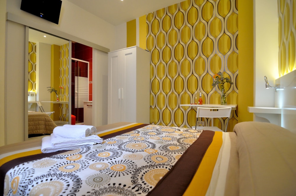 Hostal Far Home Plaza Mayor 5/25