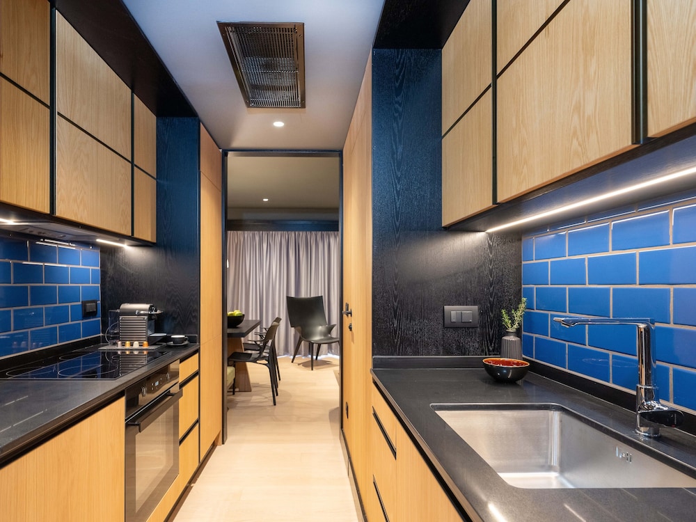 3 Pines Design Living 50/50