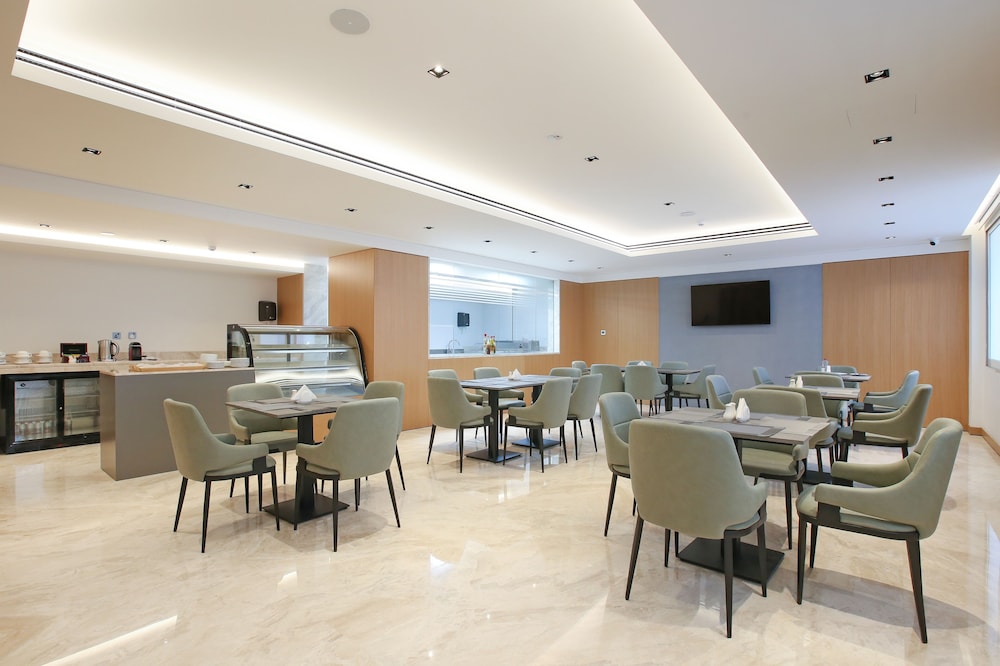 Sitara Hotel Apartment L.L.C 41/51
