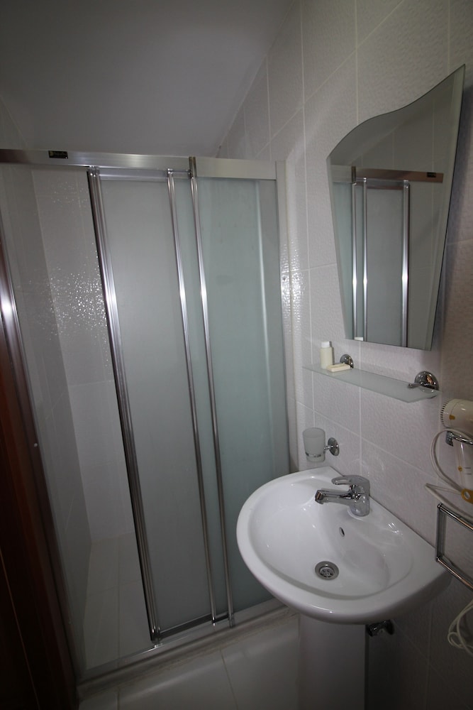 Kadikoy Otel 46/48