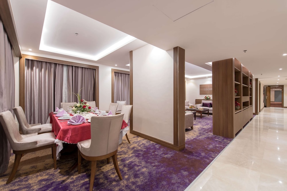 رامادا كونتيننتال جدة(Ramada by Wyndham Continental Jeddah) 66/68