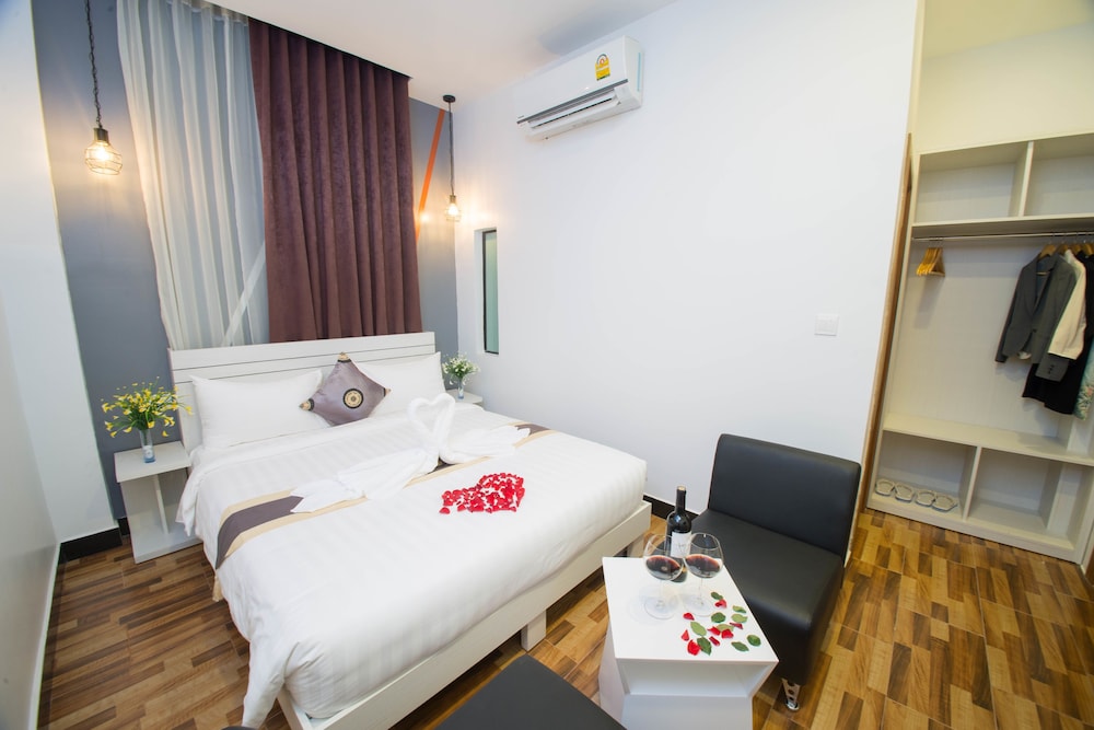 The Panda Hotel 19/55