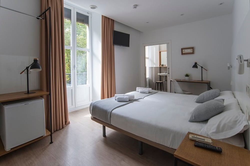 DELUXE, DOUBLE BED, BALCONY