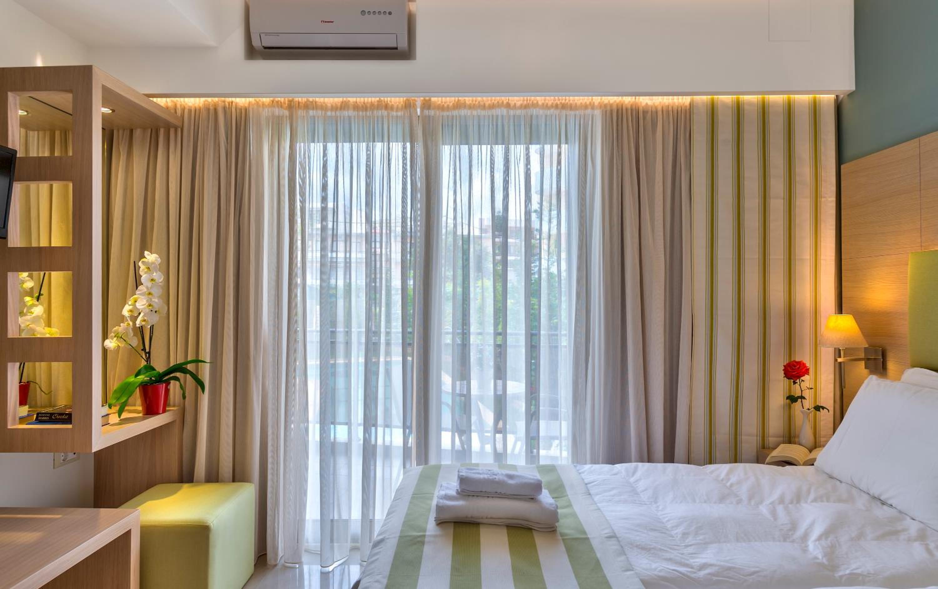Leonidas Hotel & Apartments 34/63