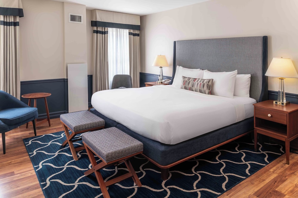 Portland Harbor Hotel 24/69