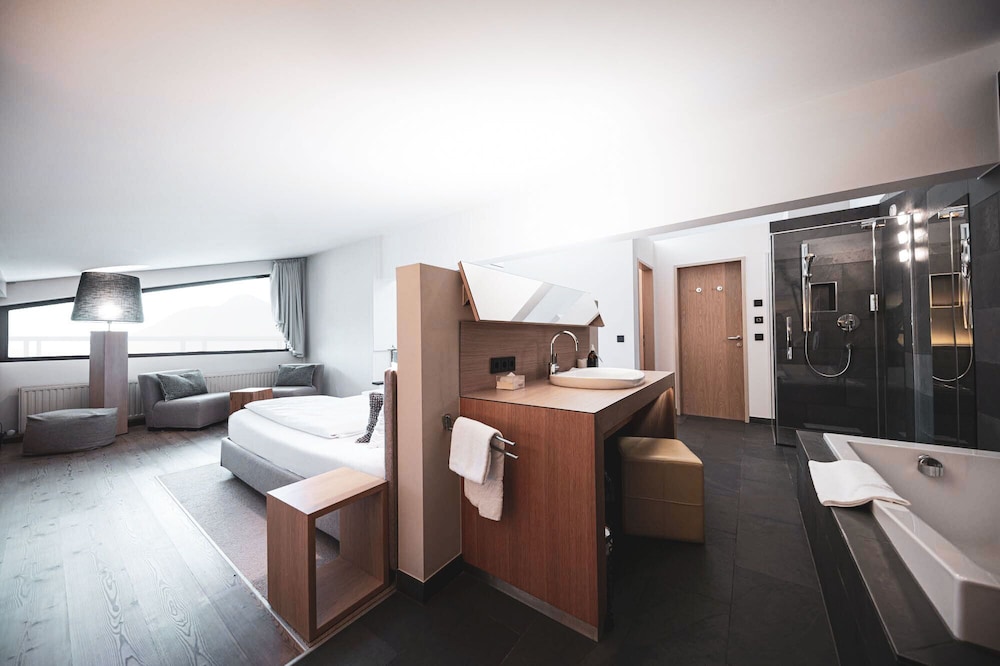 MAVIDA BALANCE HOTEL AND SPA 64/79