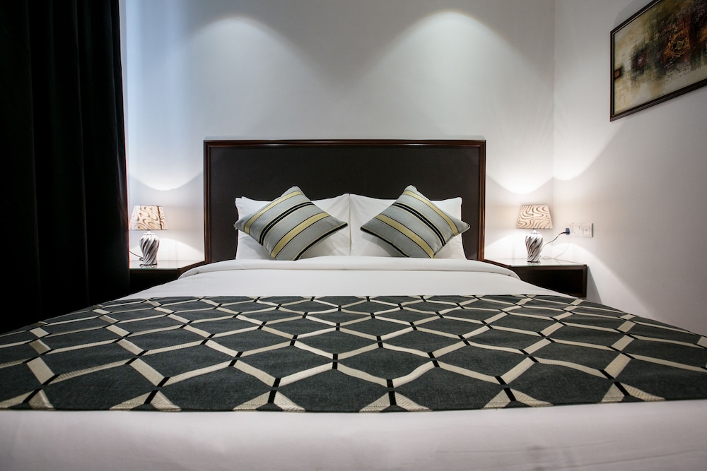 Belllo Hotel Jb Central 25/48