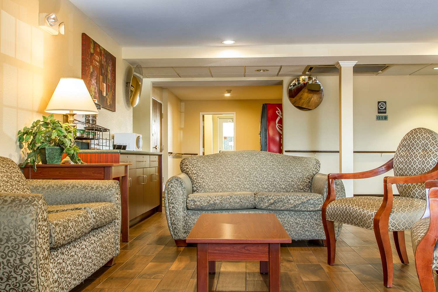 Econo Lodge Inn & Suites Santa Rosa South 11/18