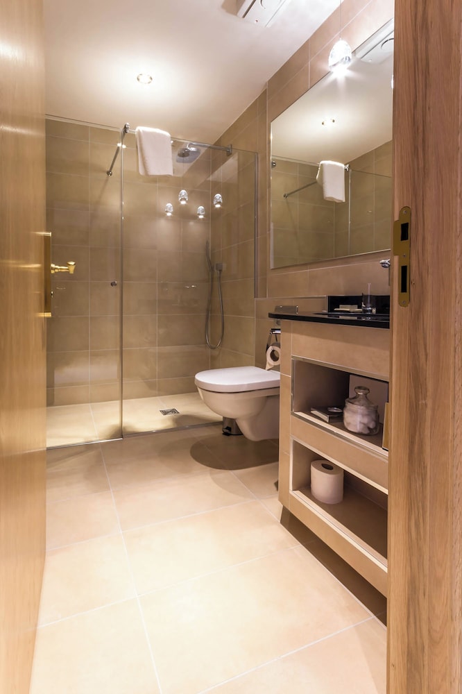 Basinghall Suites 18/33