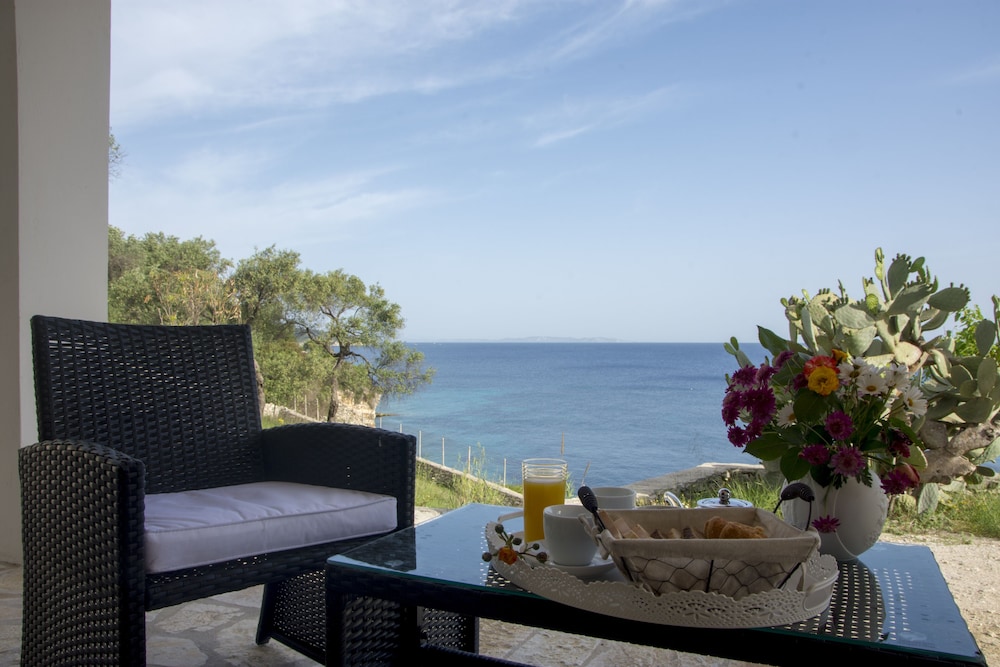 Paxos Sunrise 22/50