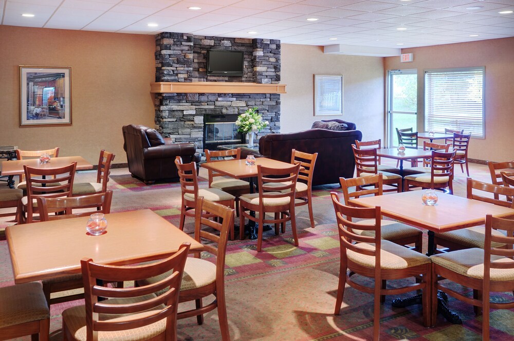 Pomeroy Inn & Suites 21/31