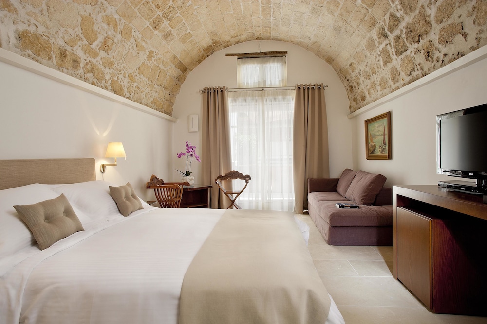 Estate, Suite, Queen Bed, Jetted Tub