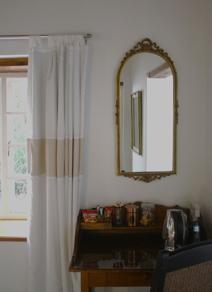 Rothman Manor Guest House 17/50