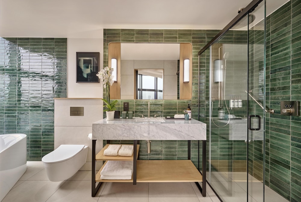 Hyatt Regency London Olympia 47/50