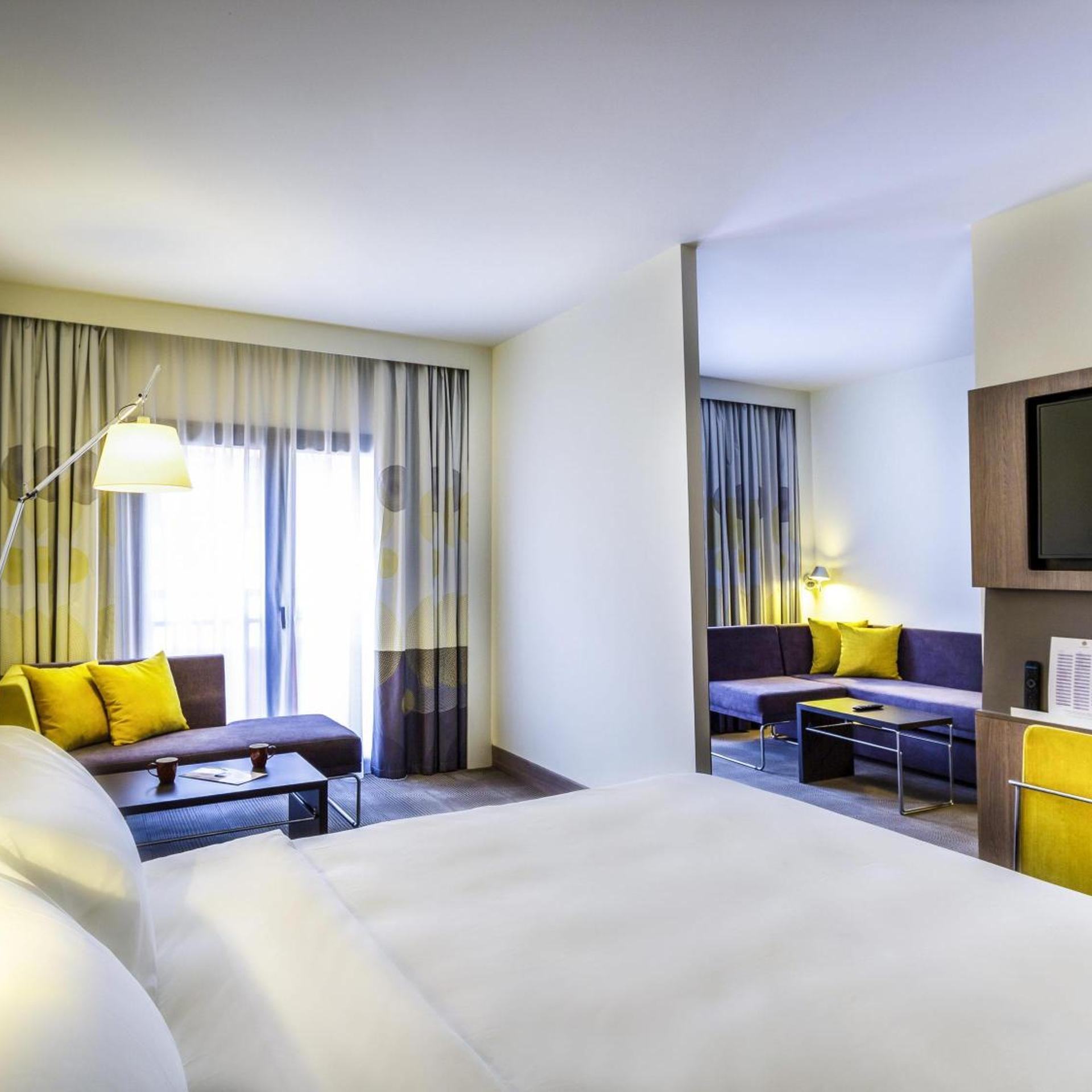 Junior Suite, Executive, Queen Bed, Sofa