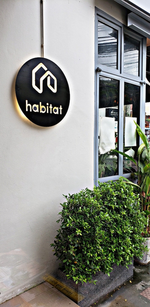 Habitat Hotel 3/44