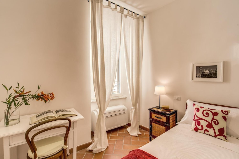 Piccolo Trevi Suites 43/53