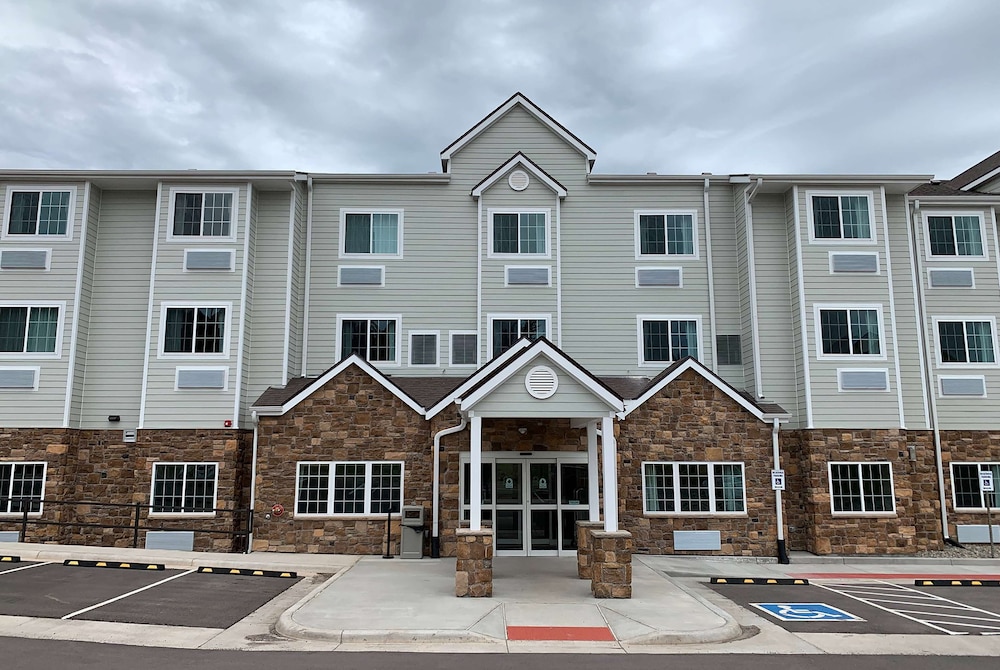 Microtel Inn & Suites by Wyndham Woodland Park 4/33