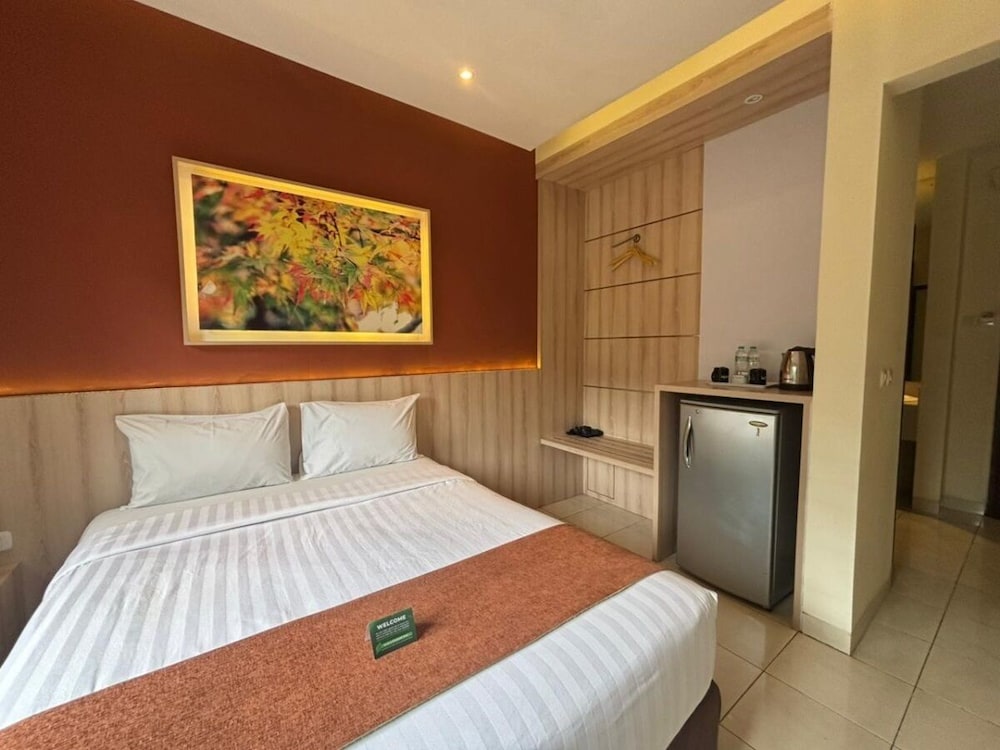 SUPER, DELUXE, DOUBLE BED