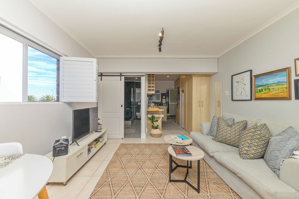 Mouille Point Village 32/50