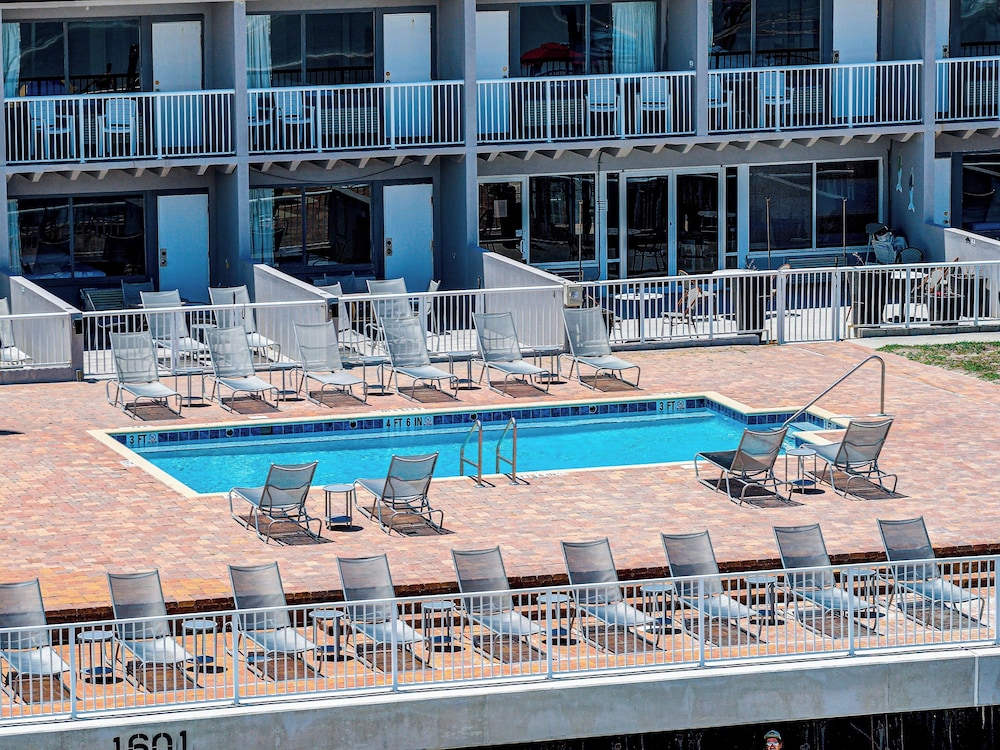 Beach House Inn 3/50