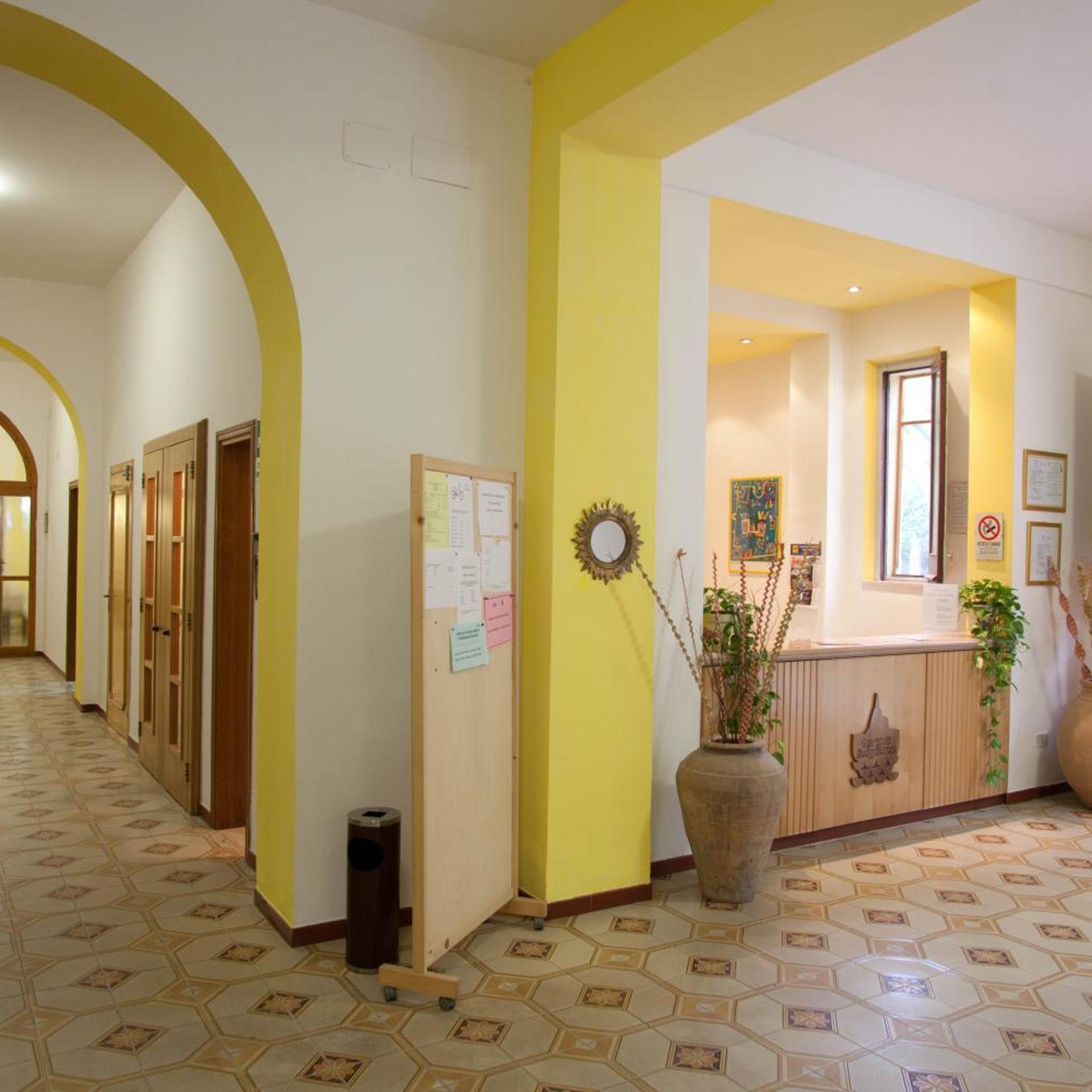 MODERNO HOTEL 6/36