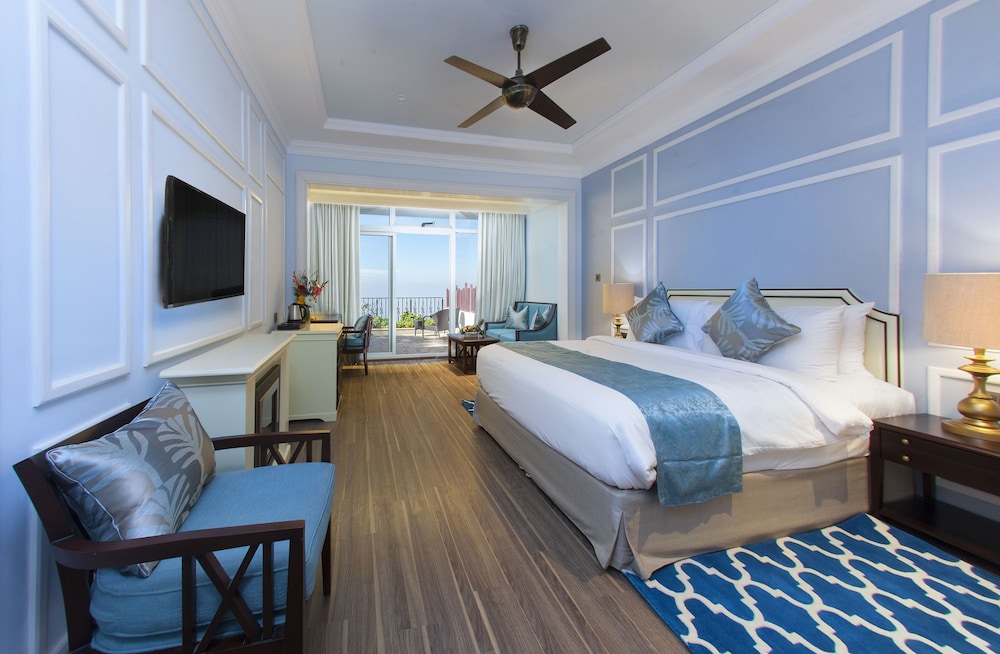 Moonlight, Bliss, 1 King and 1 Single Beds, Mountain View, Terrace