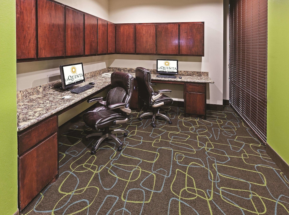 La Quinta Inn Suites Houston Willowbrook 46/61