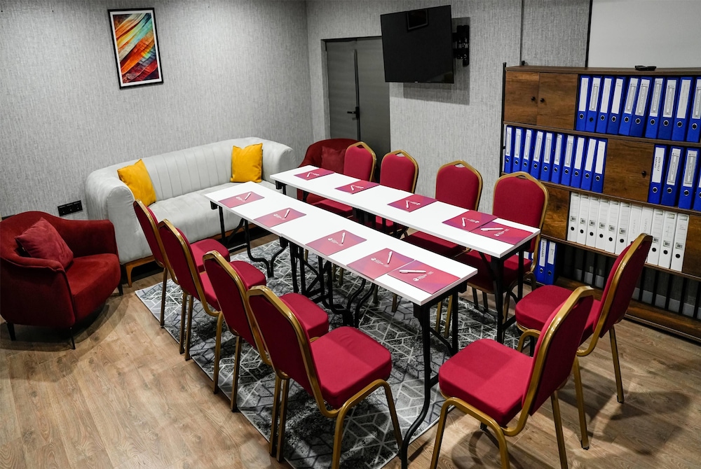 Ramada Encore by Wyndham Istanbul Arnavutkoy 56/64