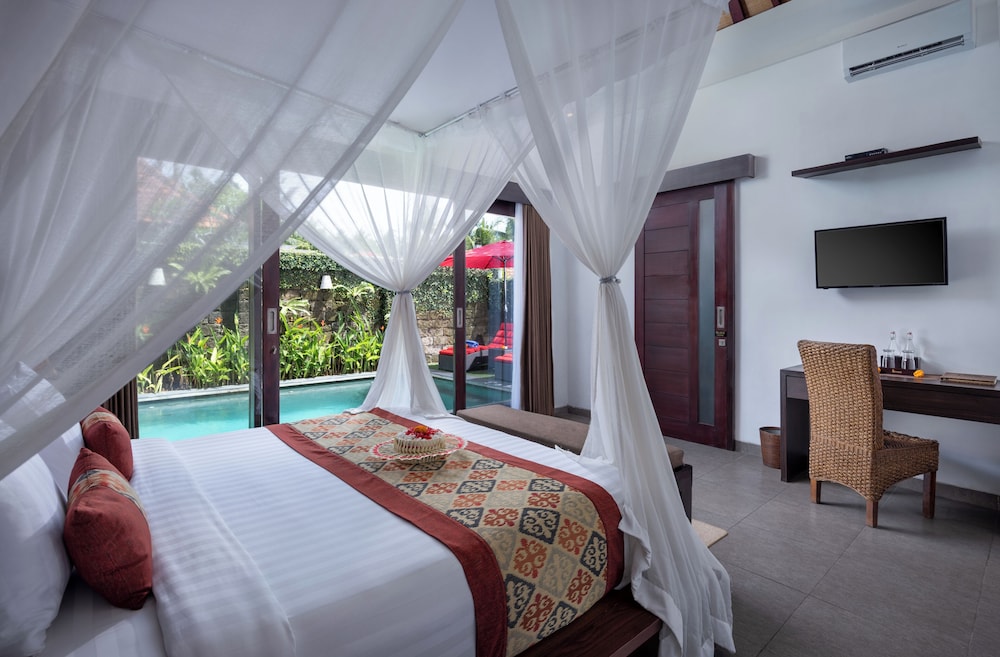 2 BEDROOMS, VILLA, PRIVATE POOL
