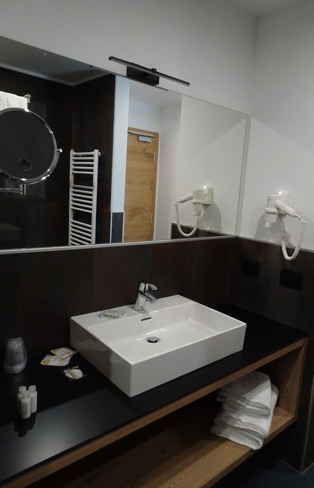 Hotel Monti Pallidi 33/37