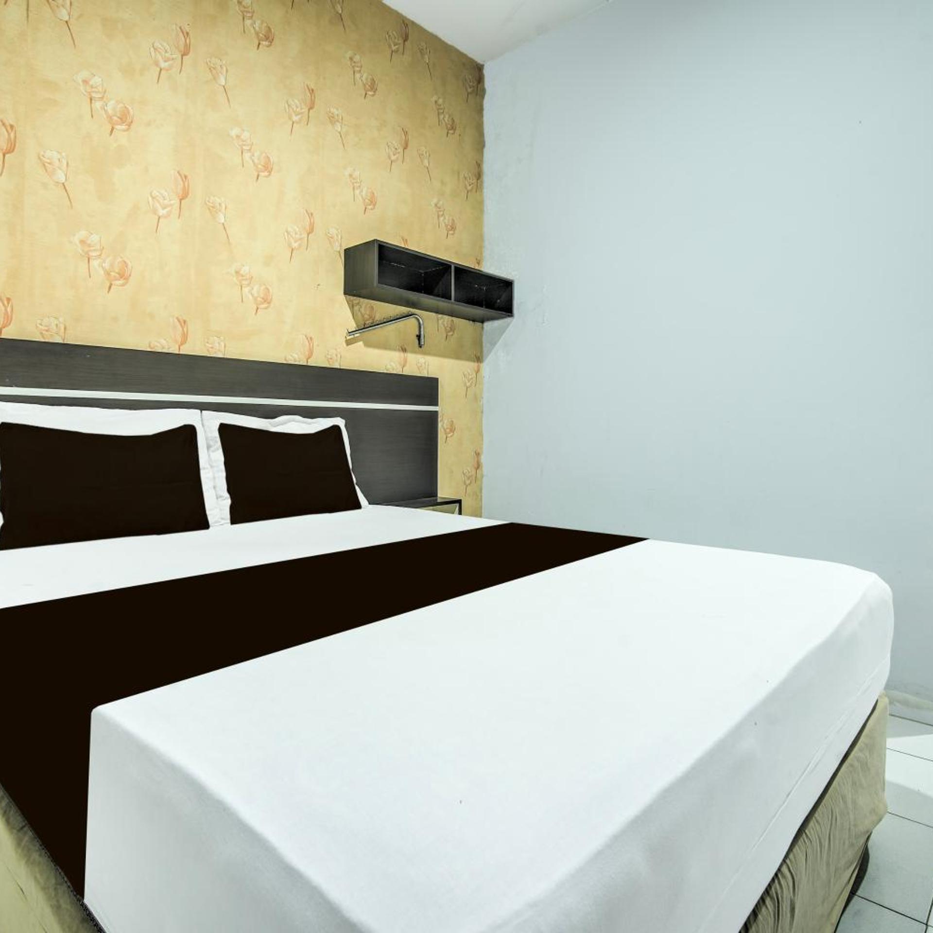 Hotel O Makassar near Mall Panakukang formerly Hotel Lucky Inn Makassar 24/44