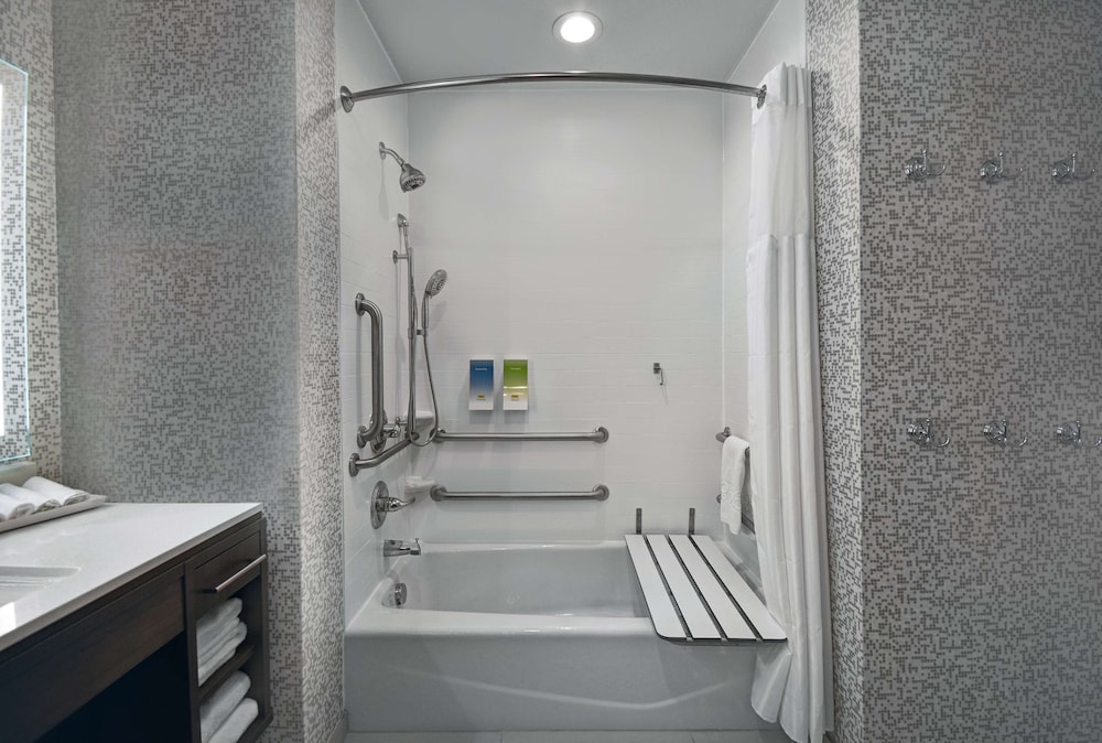 Home2 Suites by Hilton Liberty NE Kansas City MO 11/48