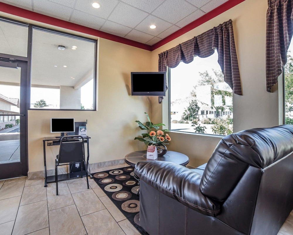 Econo Lodge St George North - Near Pioneer Park 12/33