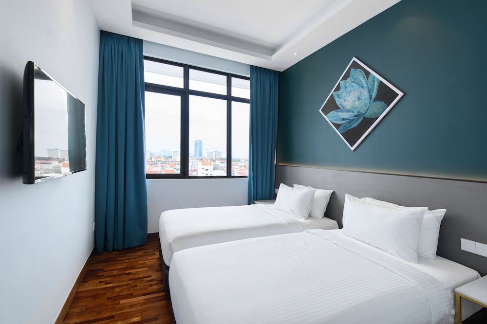 Savv Hotel 12/50