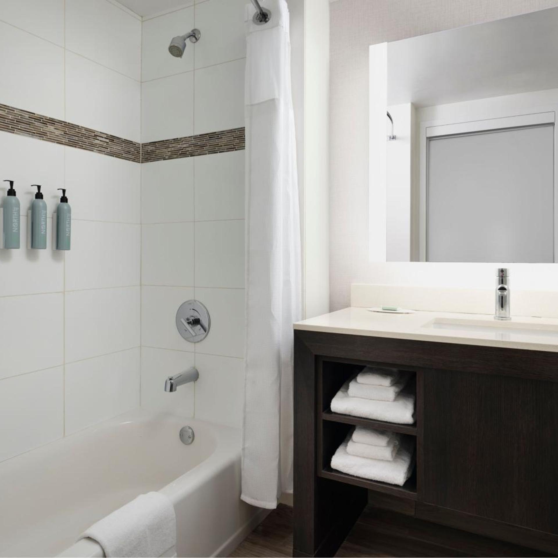 Suite, King Bed, Sofa, Accessible, Residence Inn Miami Beach Surfside 9/10