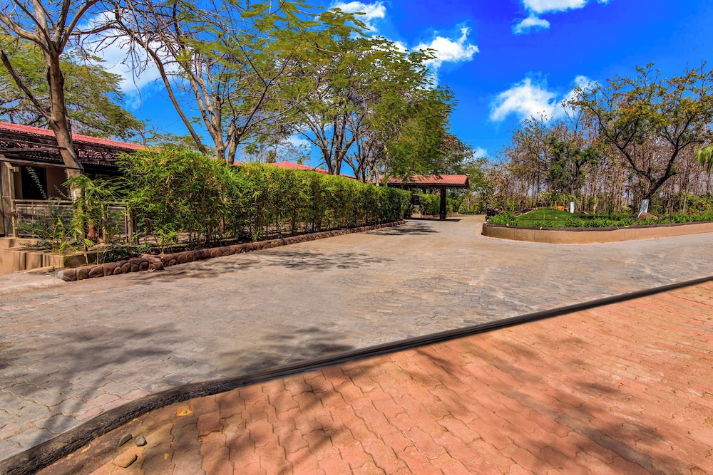 Club Mahindra Netrang 37/39