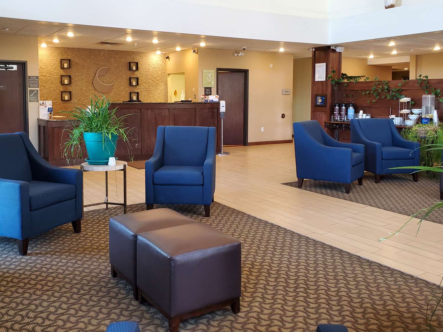 Comfort Suites Farmington 23/43