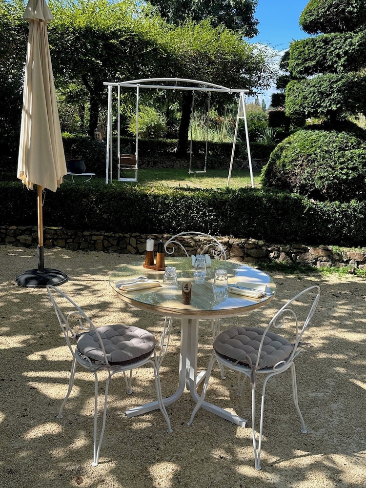 Hotel Le Dahu 10/23