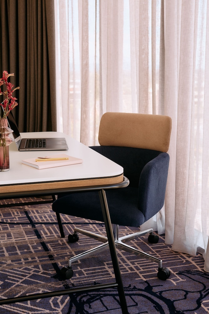 Mercure Melbourne Doncaster 55/70