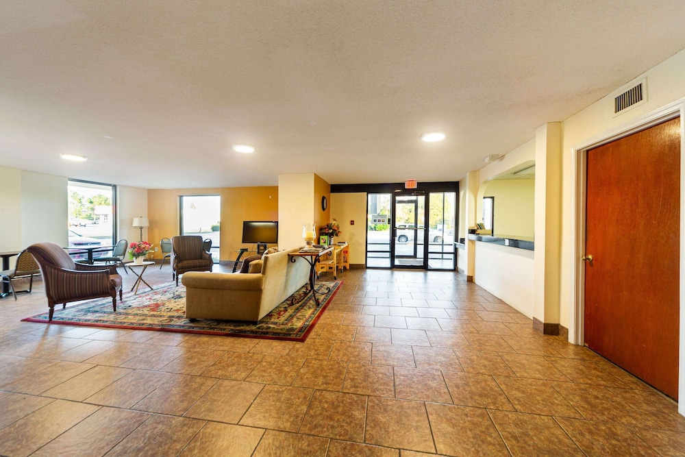 Days Inn by Wyndham Atmore 44/61