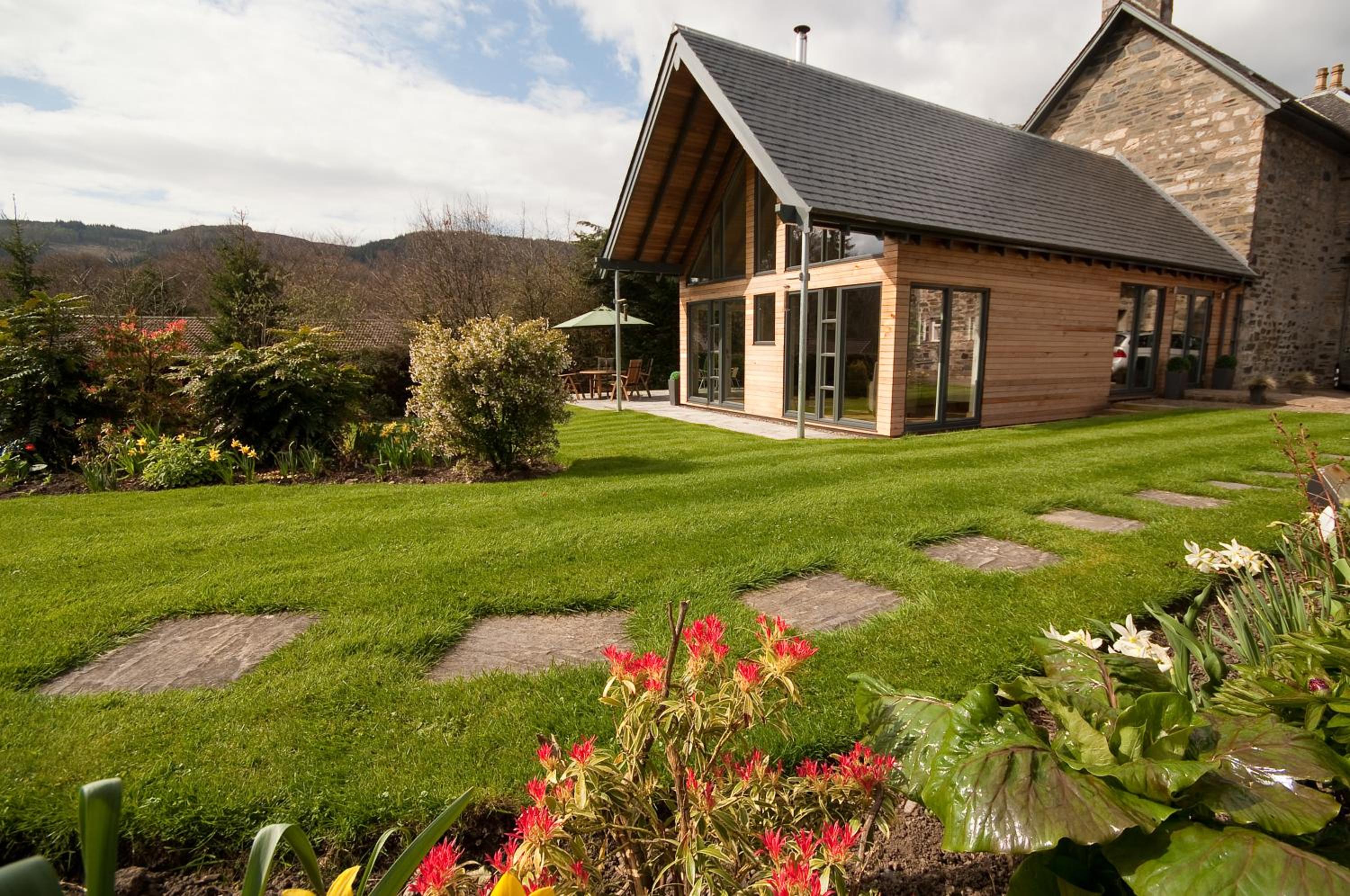 Craigatin House & Courtyard 25/27